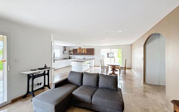 Maison à vendre    4 pièces •  Saint-Germain-et-Mons