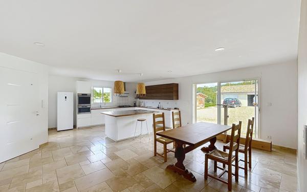 Maison à vendre    4 pièces •  Saint-Germain-et-Mons