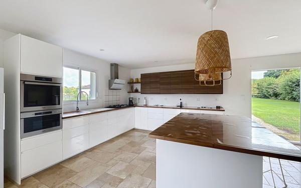 Maison à vendre    4 pièces •  Saint-Germain-et-Mons