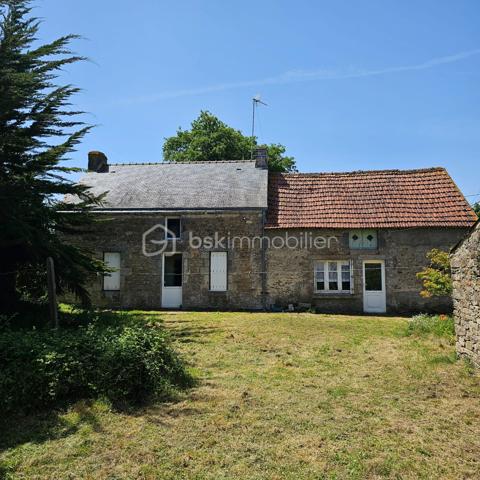 🏡 Située à SURZUR, dans un environnement privilégié et verdoyant, venez découvrir cette belle longère en pierres et sa grande dépendance à rénover.
Vous pourrez adapter votre projet sur mesure sur cette belle parcelle de 1200².
Cet ensemble se compose d’une longère en pierre avec un potentiel aux alentours des 150 m² habitables après travaux et d’une dépendance de 100m².

📍 Les atouts :
✔ Belle longère en pierres 
✔ Environnement privilégié
✔ Gros potentiel

Une opportunité rare sur SURZUR pour un projet de vie.
À visiter sans tarder !