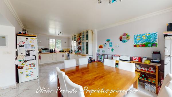 Maison Sainte Genevieve Des Bois 10 pièce(s) 240m2