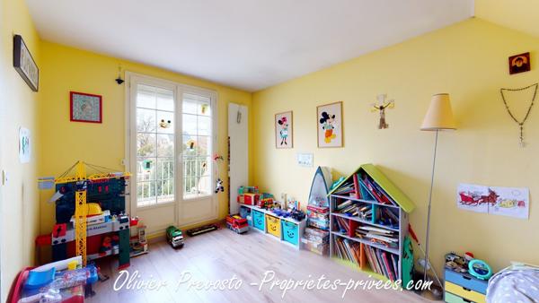 Maison Sainte Genevieve Des Bois 10 pièce(s) 240m2