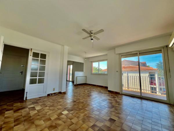 Appartement T4 rénové terrasse et garage, libre immédiatement