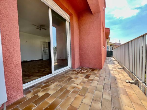 Appartement T4 rénové terrasse et garage, libre immédiatement