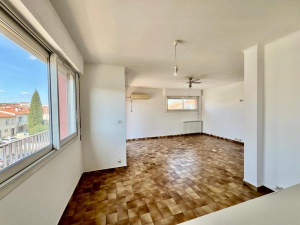 Appartement T4 rénové terrasse et garage, libre immédiatement