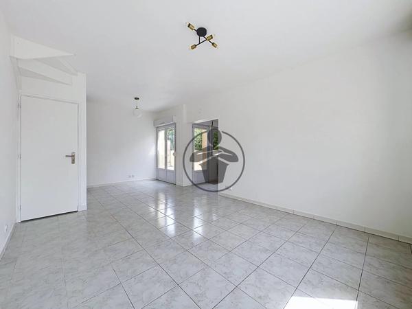 Location                                                      Maison
                        
                     3 pièces                      62 m2                     à Saint-Quentin