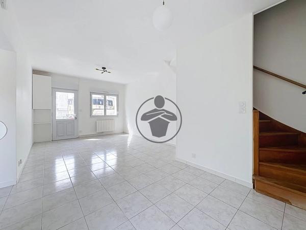 Location                                                      Maison
                        
                     3 pièces                      62 m2                     à Saint-Quentin