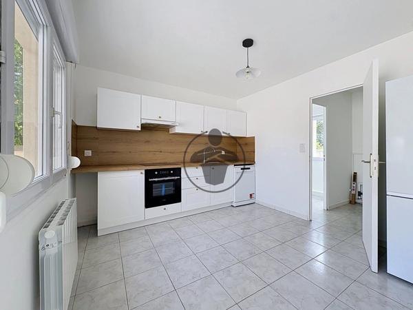 Location                                                      Maison
                        
                     3 pièces                      62 m2                     à Saint-Quentin
