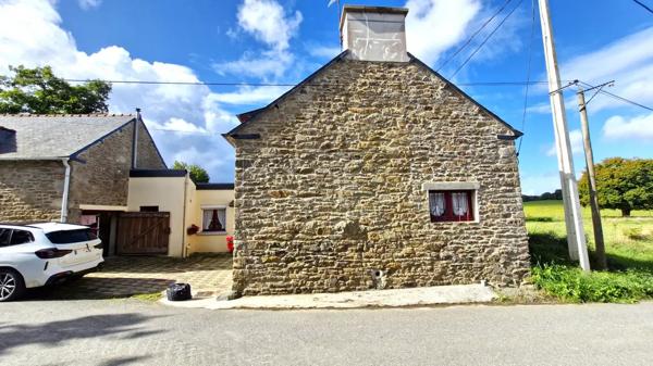 TRES JOLIE MAISON EN PIERRE ET UNE DEPANDANCE