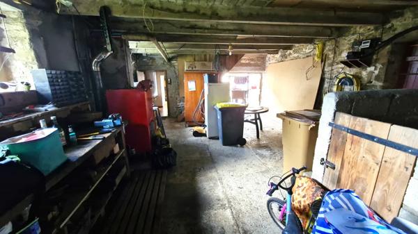TRES JOLIE MAISON EN PIERRE ET UNE DEPANDANCE