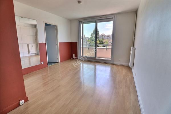STUDIO dans belle copropriété  à Neuilly-sur-Marne