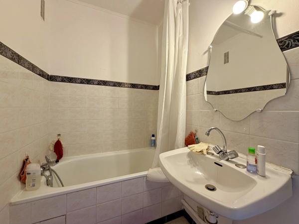 Appartement T3/4 - LA LOUVE - Balcon - 83300 Draguignan - Réf 87280483