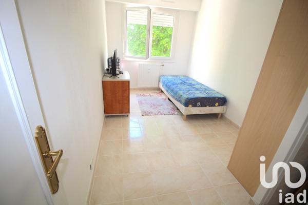 Appartement 5 pièces de 87 m² à Évry (91000)