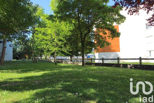 Appartement 5 pièces de 87 m² à Évry (91000)