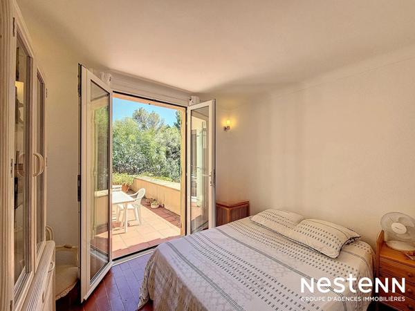 Villa Provencale avec piscine a debordement, dependances et apercu mer a Cavalaire-sur-Mer !