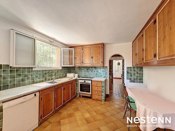 Villa Provencale avec piscine a debordement, dependances et apercu mer a Cavalaire-sur-Mer !