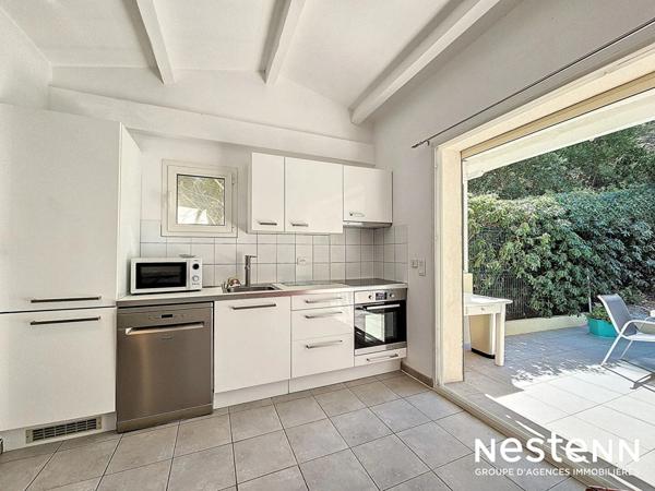 Villa Provencale avec piscine a debordement, dependances et apercu mer a Cavalaire-sur-Mer !