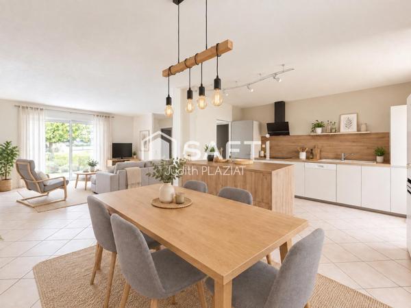 Maison de plain-pied à vendre – Sadirac (33670) – 3 chambres + bureau – Piscine – 2 garages – Terrain 2 700 m²