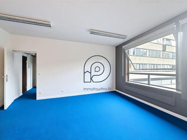 Bureaux composé de 2 espaces à Croix Grands boulevards