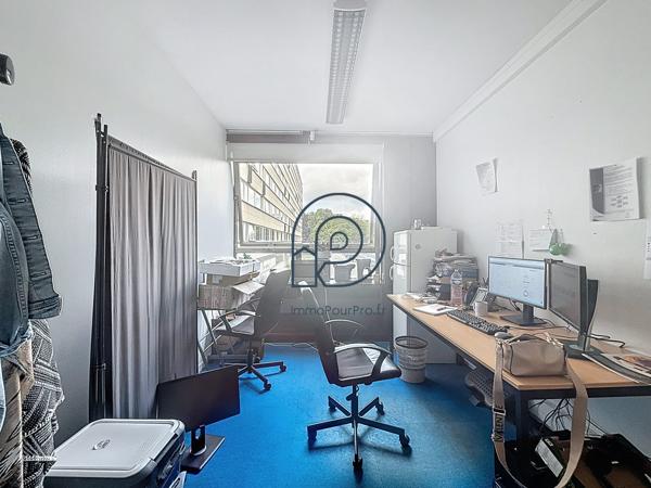 Bureaux composé de 2 espaces à Croix Grands boulevards