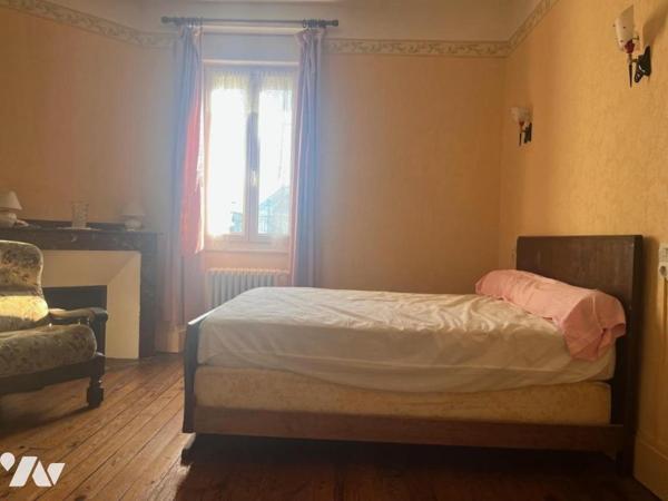 MAISON DE VILLE AVEC DEPENDANCE