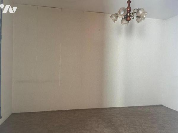 MAISON DE VILLE AVEC DEPENDANCE