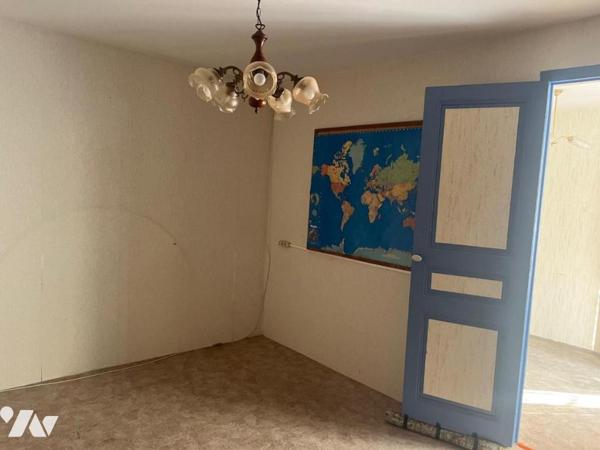 MAISON DE VILLE AVEC DEPENDANCE