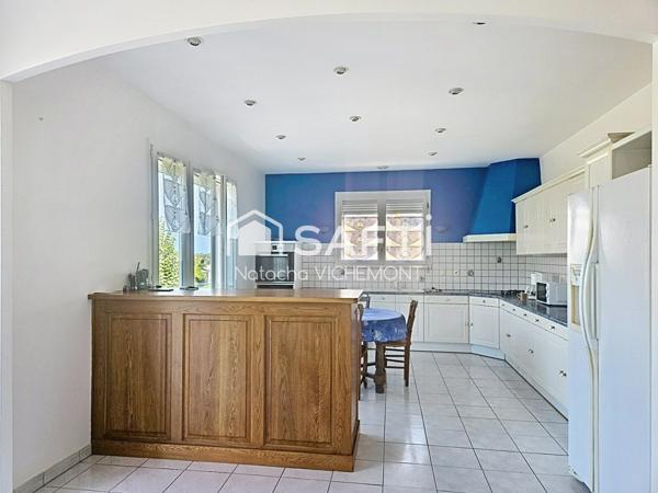A deux pas de l'ocean, maison atypique de 217m²,5 grandes chambres, piscine et vue sur les marais: une maison aux multiples possibilités