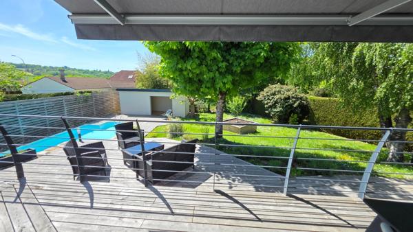 AUX PORTES DE LIMOGES OUEST SUPERBE MAISON ENTIEREMENT RENOVEE AVEC PISCINE ET POOL HOUSE
