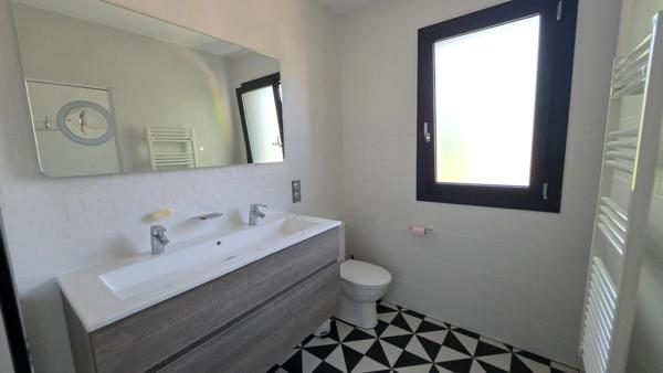 AUX PORTES DE LIMOGES OUEST SUPERBE MAISON ENTIEREMENT RENOVEE AVEC PISCINE ET POOL HOUSE