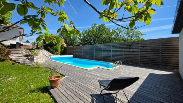 AUX PORTES DE LIMOGES OUEST SUPERBE MAISON ENTIEREMENT RENOVEE AVEC PISCINE ET POOL HOUSE