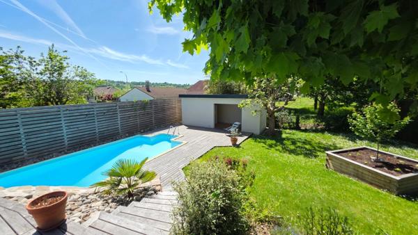 AUX PORTES DE LIMOGES OUEST SUPERBE MAISON ENTIEREMENT RENOVEE AVEC PISCINE ET POOL HOUSE