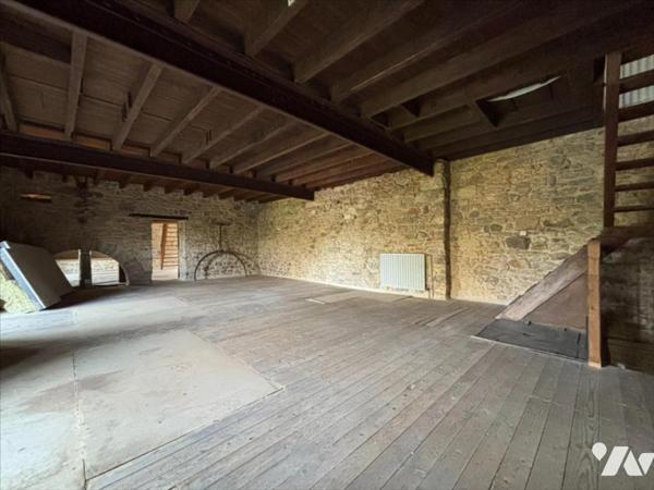 GRANDE MAISON A RENOVER