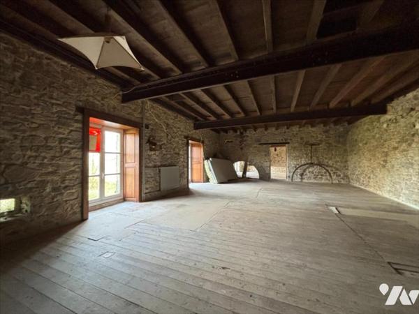 GRANDE MAISON A RENOVER