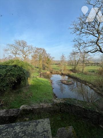 GRANDE MAISON A RENOVER