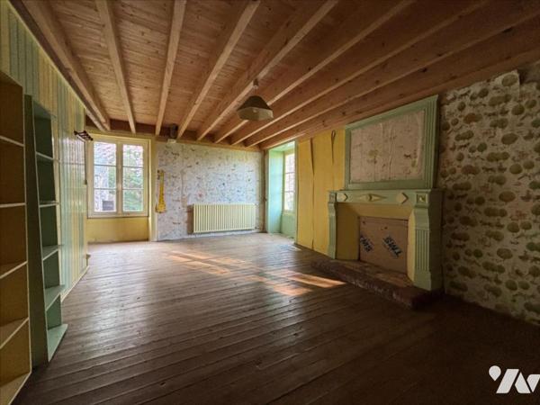 GRANDE MAISON A RENOVER