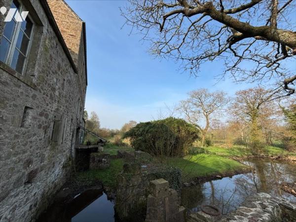 GRANDE MAISON A RENOVER