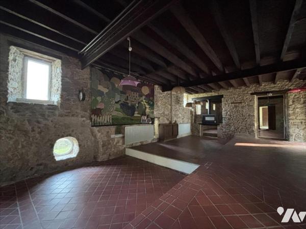 GRANDE MAISON A RENOVER