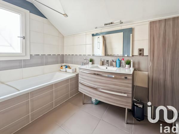 Maison à vendre 6 pièces 123 m² Sainte-Geneviève-des-Bois