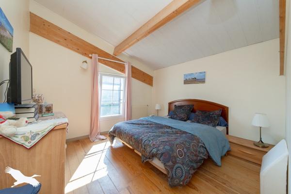 Maison à vendre 232 000 € Laruscade 5 p 198 m² DPE D