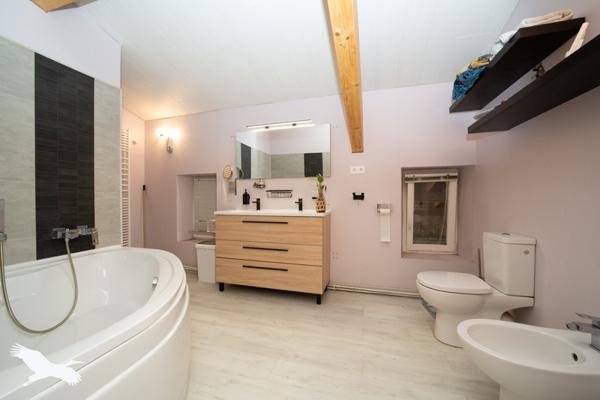 Maison à vendre 232 000 € Laruscade 5 p 198 m² DPE D