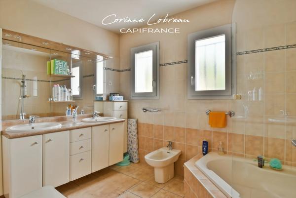 Maison à vendre 8 pièces CHARNAY LES MACON (71)
