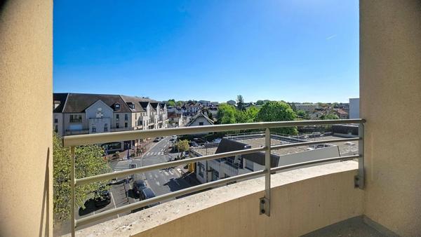 Centre-ville, gare à pied, lumineux & balcons, parking