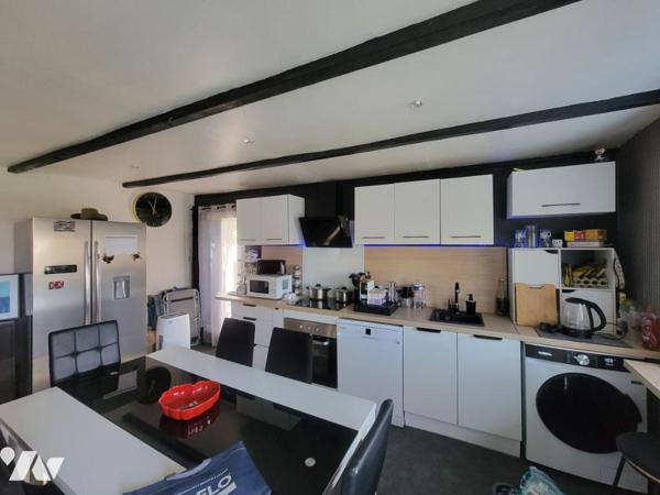 Petite maison rénovée dans hameau en campagne