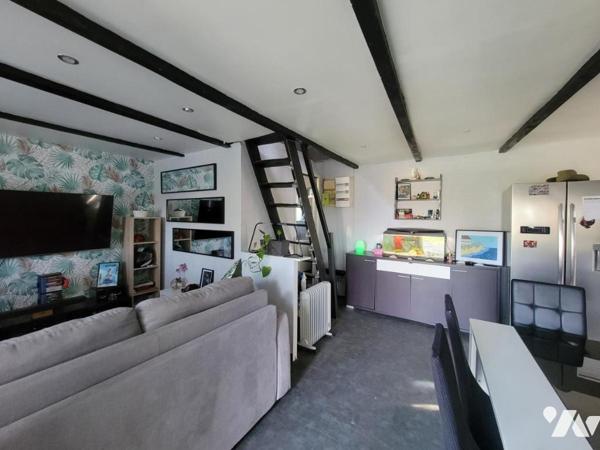 Petite maison rénovée dans hameau en campagne