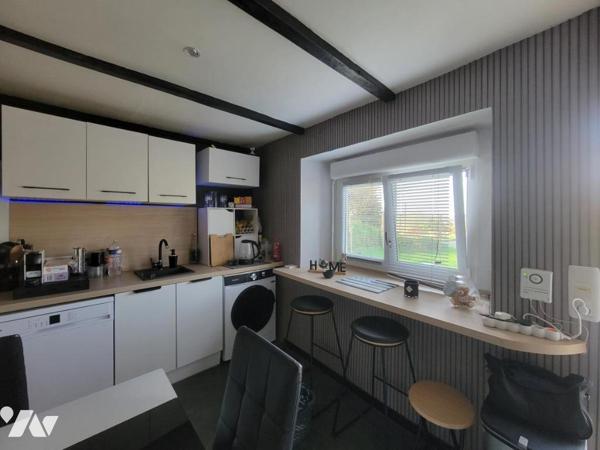 Petite maison rénovée dans hameau en campagne