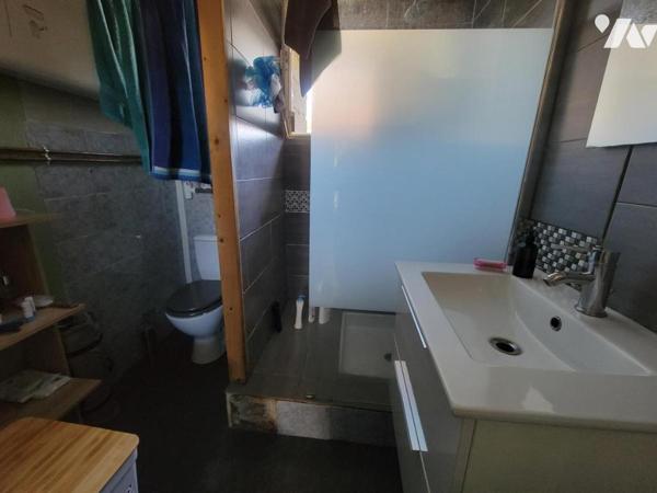 Petite maison rénovée dans hameau en campagne