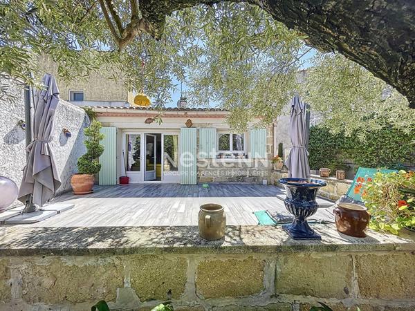 Maison de ville Vauvert 5 pièces 145 m² environ avec terrasse, jardin, et garage proche Centre-Ville , piscinable