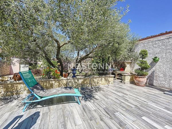 Maison de ville Vauvert 5 pièces 145 m² environ avec terrasse, jardin, et garage proche Centre-Ville , piscinable