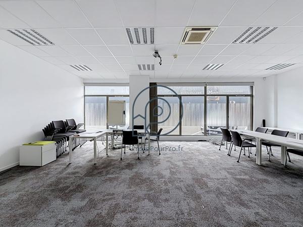 La Chapelle-d'Armentières – PA La Houssoye | Bureaux 300 m² + 14 parkings | Accès driect A25 | À vendre